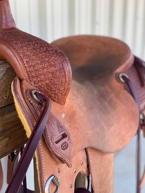 Saddle Home Custom Cowhorse. 16.5” seat. - Image 4